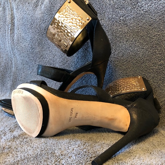 BCBGMAXAZRIA Vero Cuoio Black Heel - Picture 4 of 5
